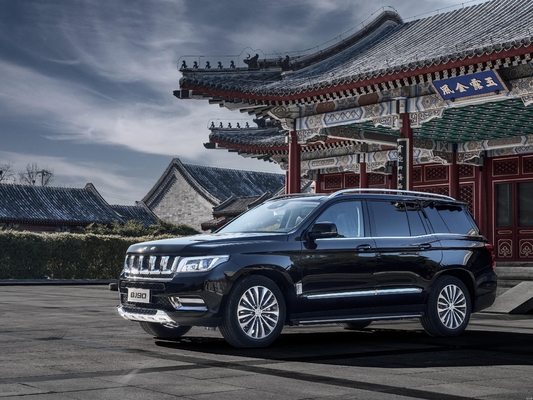 Maximum Power 300-400Ps Car Light Interior Luxury Executive SUV with Automatic Gearbox