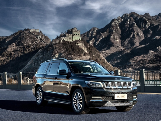 Maximum Power 300-400Ps Car Light Interior Luxury Executive SUV with Automatic Gearbox